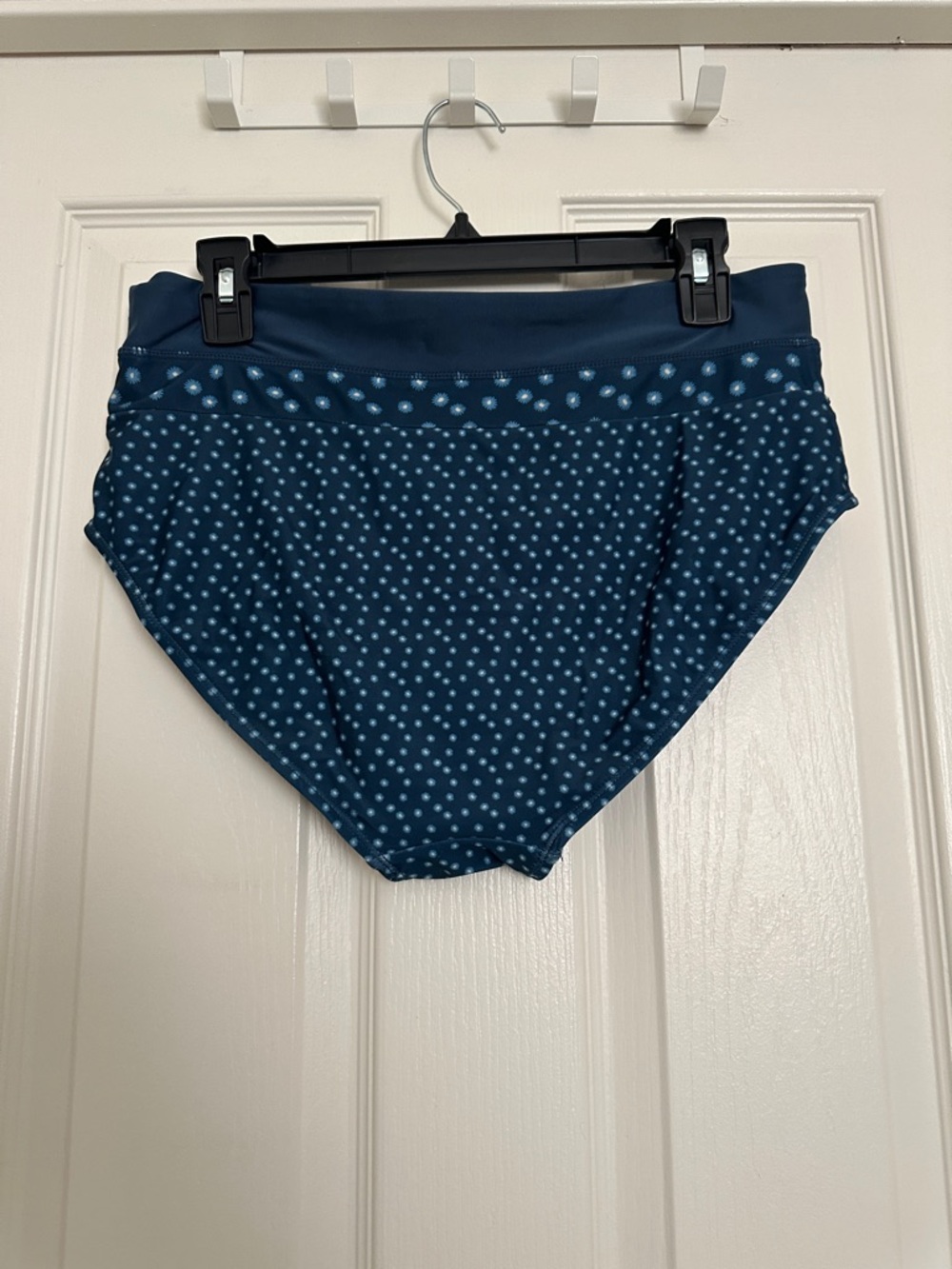 Blue Polka Dot Women’s Bikini Set - Sporty Crop Top & High-Waist Bottoms - Picture 6 of 7